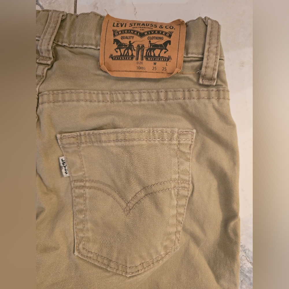 Great DEAL  Levi's. - Boys Pants Size 10
